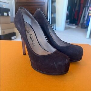 Vero Cuoio Dark Brown Suede Platform Pumps